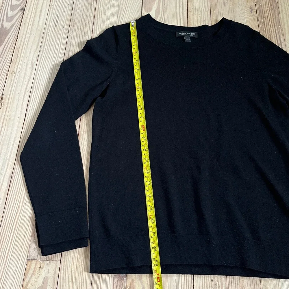 Banana Republic Black 100% Merino‎ Wool Crewneck Sweater Womens Medium casual - Picture 8 of 9